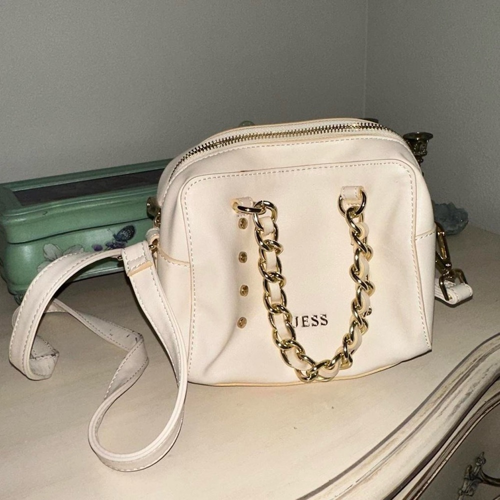 Cream /white guess bag